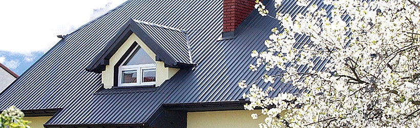 Roof of corrugated